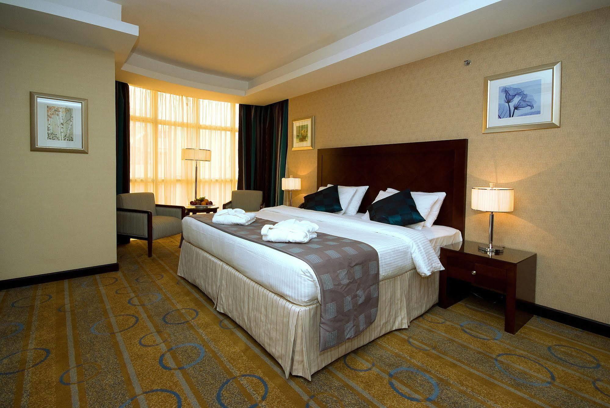 Mercure Al Hamra 4*
