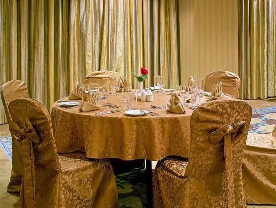 Hotel Mercure Al Hamra 4*